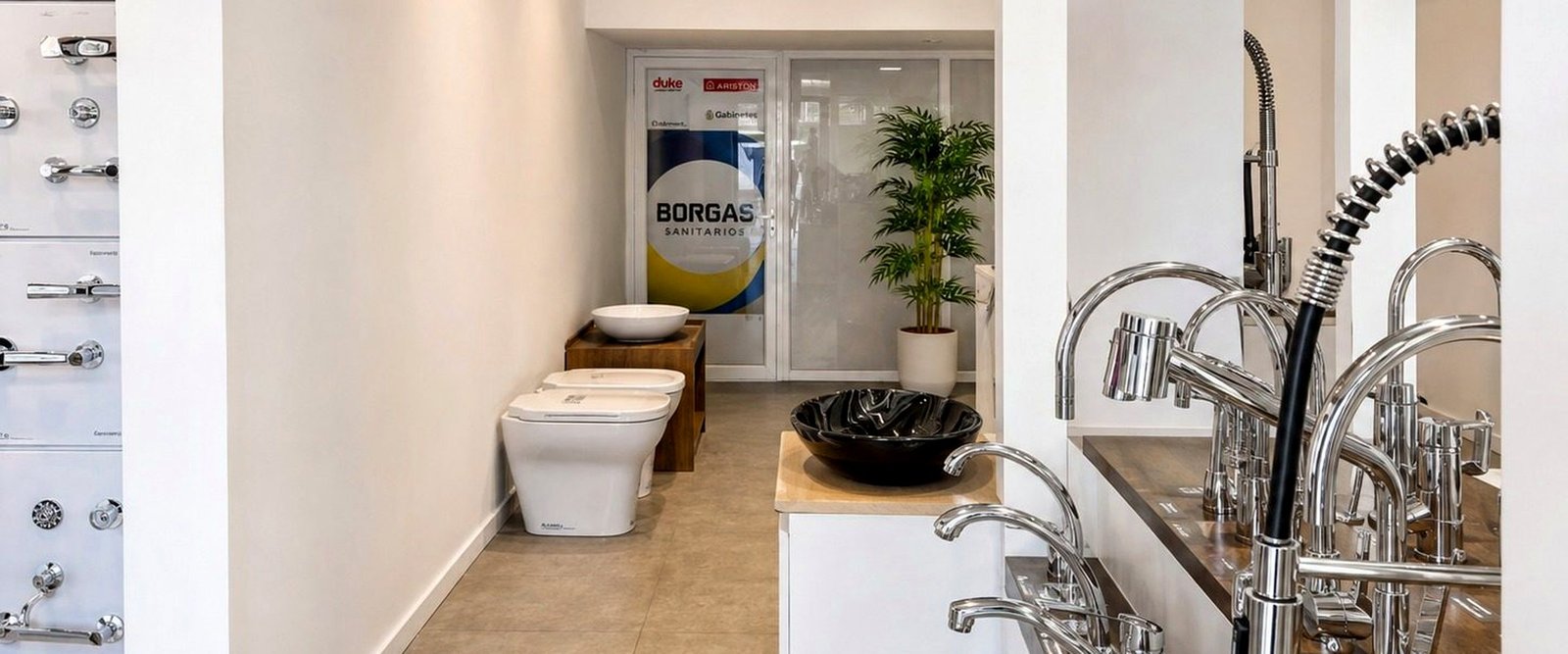 Showroom de sanitarios y griferias de Borgas